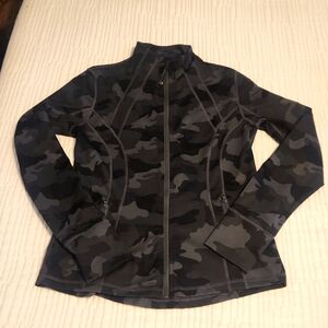 Womens Medium Yogalicious Lux Camo zip up sweater